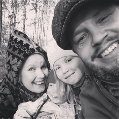 familyselfie-perhe-munperhe-longinoja-lauantai-ulkoilua-rakkaat