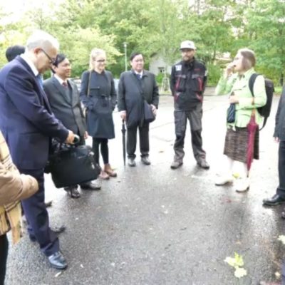 Eilen oli @longinoja hieman kauempaa saapuneita vieraita. Vietnamin vesi- ja viemäriyhdistyksen jäsenet nauttivat suomalaisesta täysin rinnoin. Retken kruunasi puroisäntä Matin keittämät nokipannukahvit.