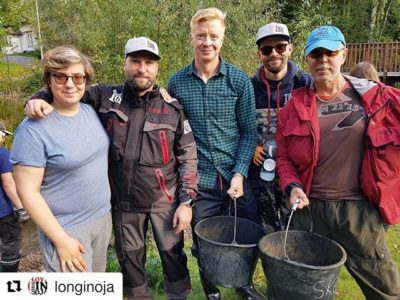 Longinoja purotalkoot 2018. Hyvä tekemisen meininki ja puronvarsi täynnä mukavaa porukkaa. Oli ilo olla mukana! Kuukauden päästä pääsee sitten ihastelemaan kaloja uusilla ja vanhoilla kutupaikoilla. @longinoja (@get_repost) ・・・ Hommat hoituu.